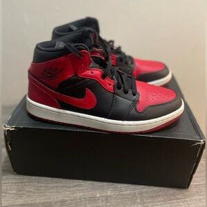 AIR JORDAN 1 MID
